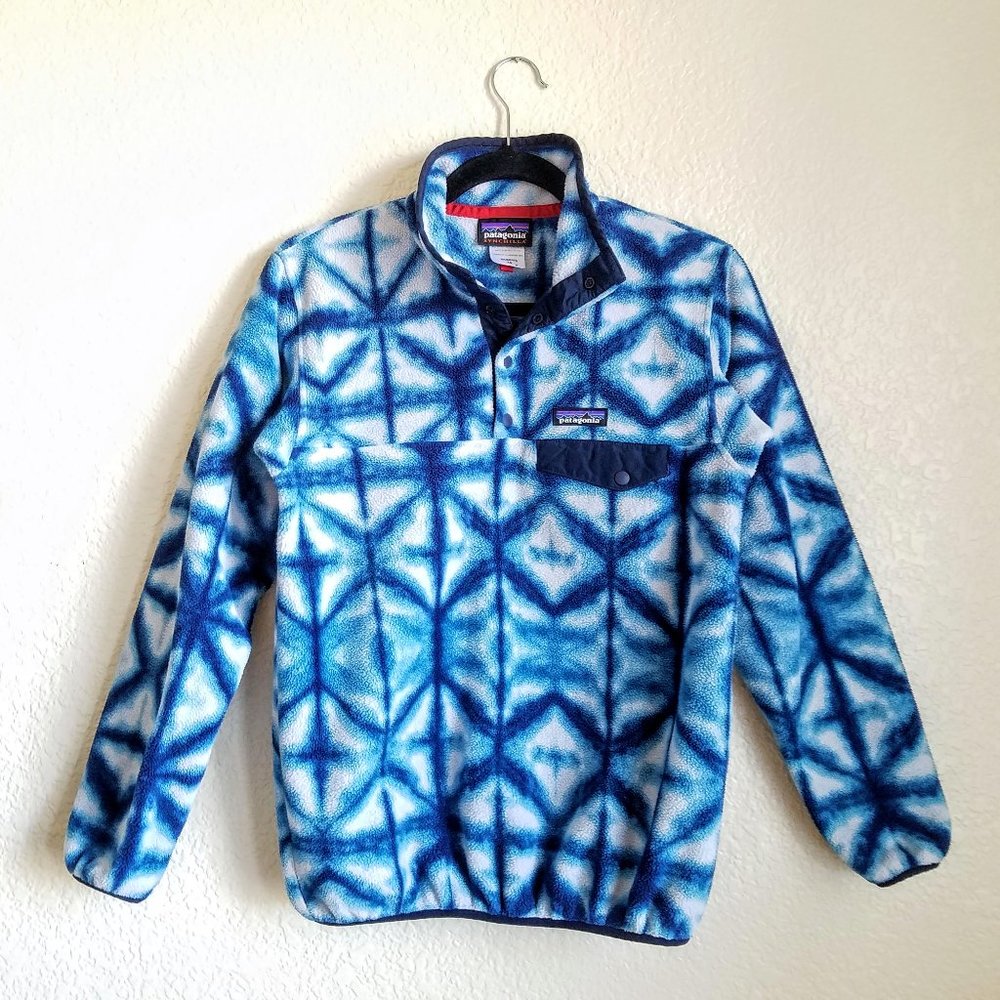 Patagonia Blue and White Patterned Sweatshirt